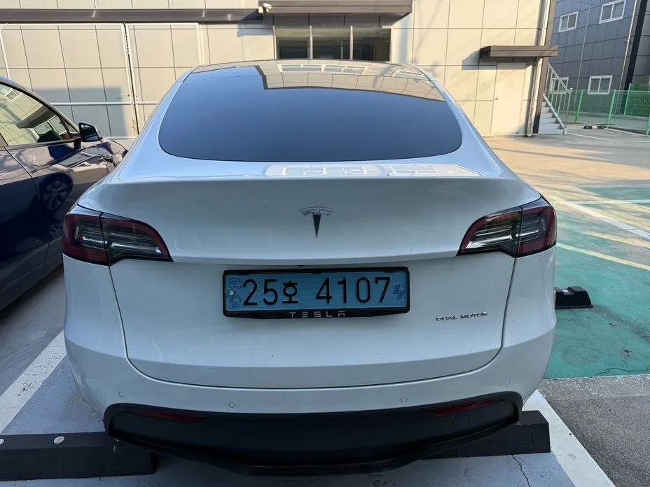 Tesla Model Y — фото 9