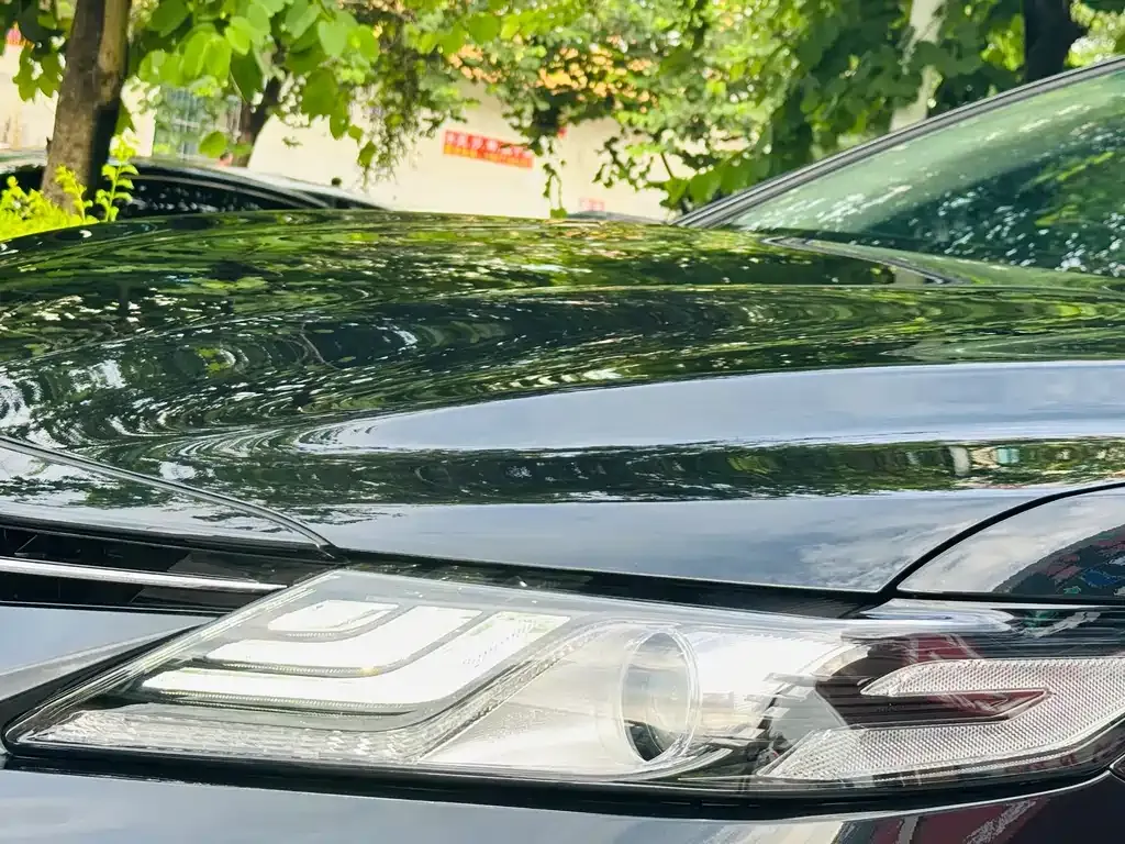 Toyota Camry — фото 2