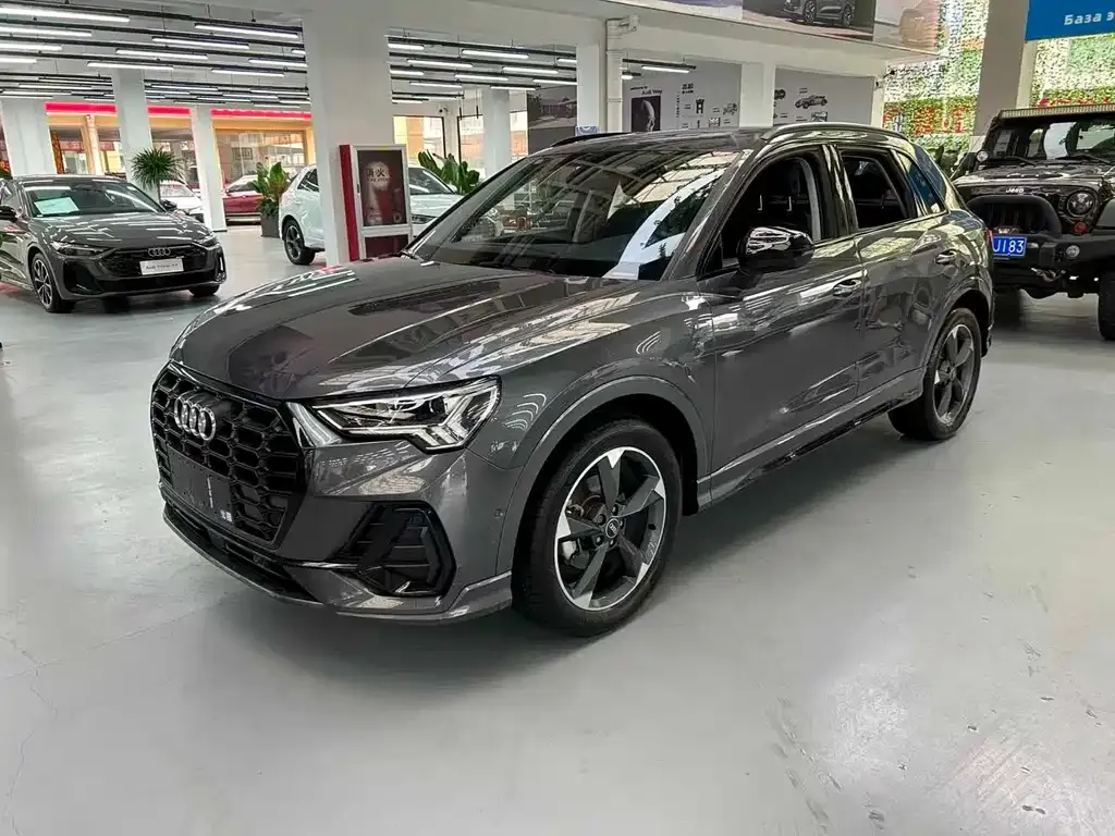 Audi Q3 — фото 1