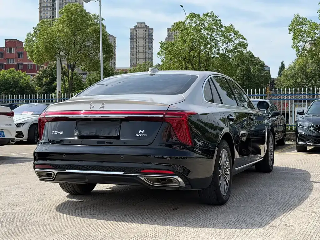Hongqi H5 — фото 10
