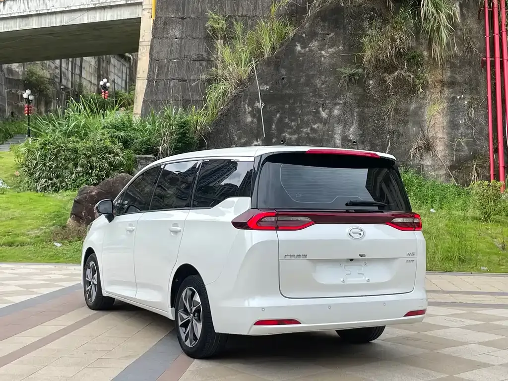 GAC Motor Trumpchi M6 — фото 10