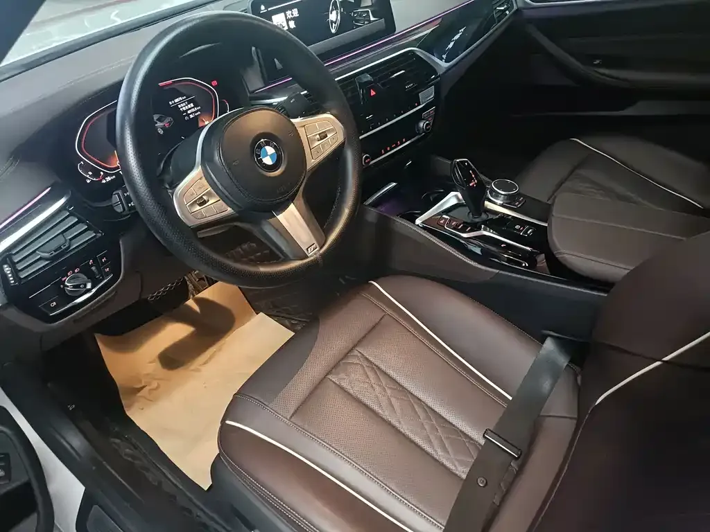 BMW 5 Series — фото 10