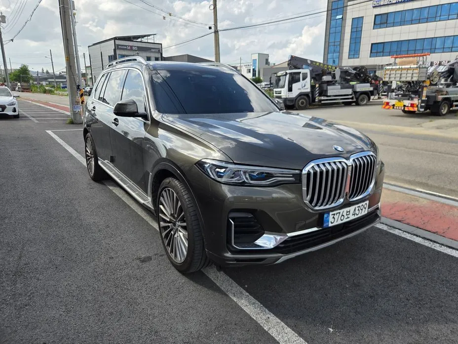 BMW X7 — фото 3