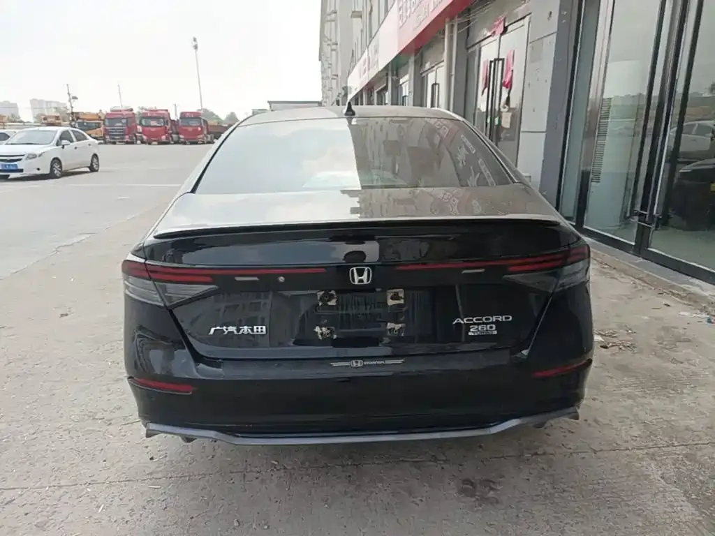 Honda Accord — фото 10