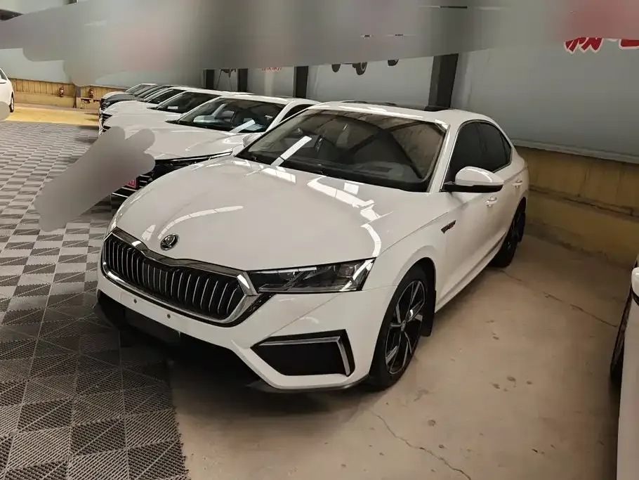 Skoda Octavia — фото 1