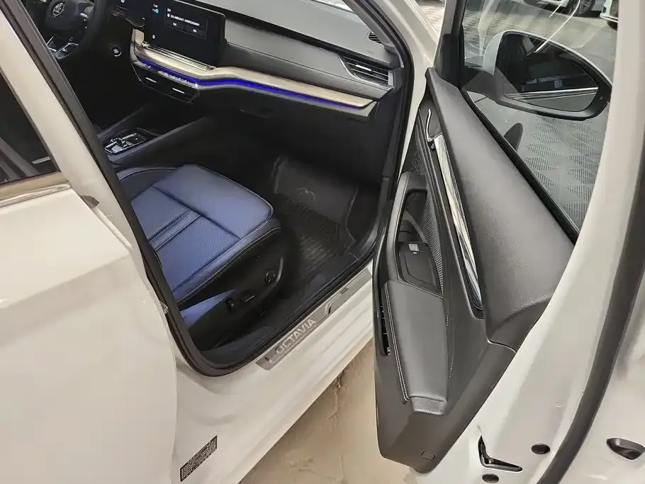 Skoda Octavia — фото 9