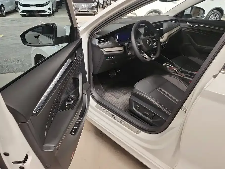 Skoda Octavia — фото 4