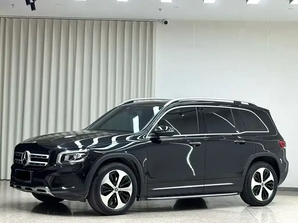 Mercedes-Benz GLB — фото 1