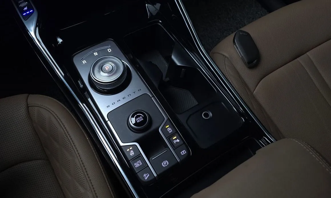 Kia Sorento — фото 8