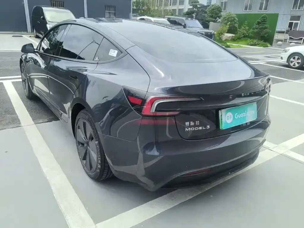 Tesla Model 3 — фото 6