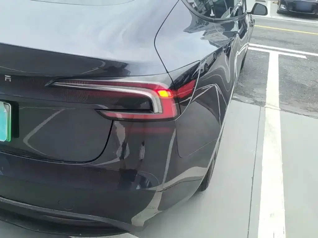 Tesla Model 3 — фото 5