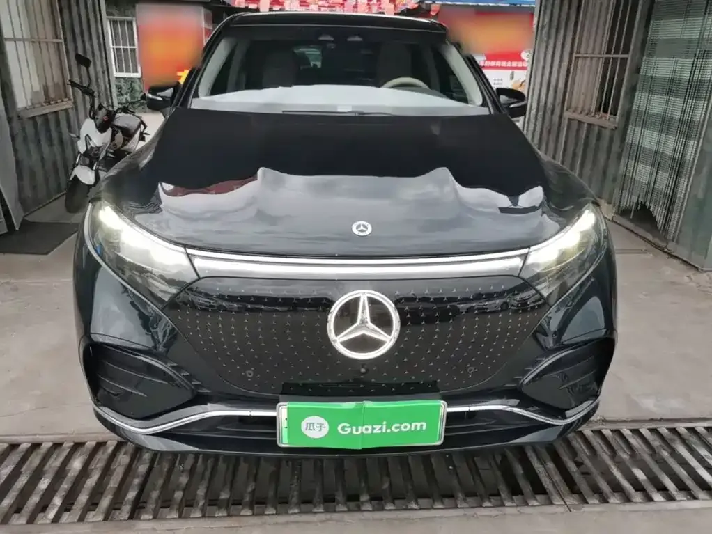 Mercedes-Benz EQS SUV — фото 3
