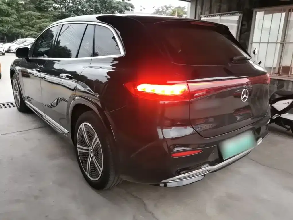 Mercedes-Benz EQS SUV — фото 6