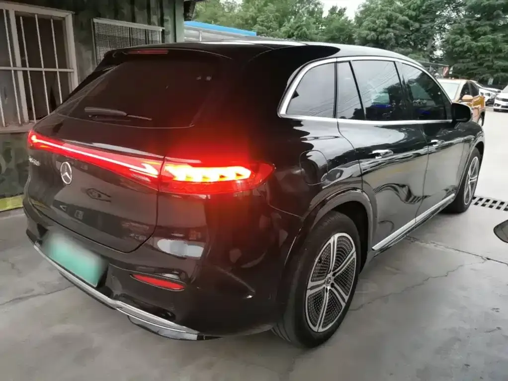 Mercedes-Benz EQS SUV — фото 8
