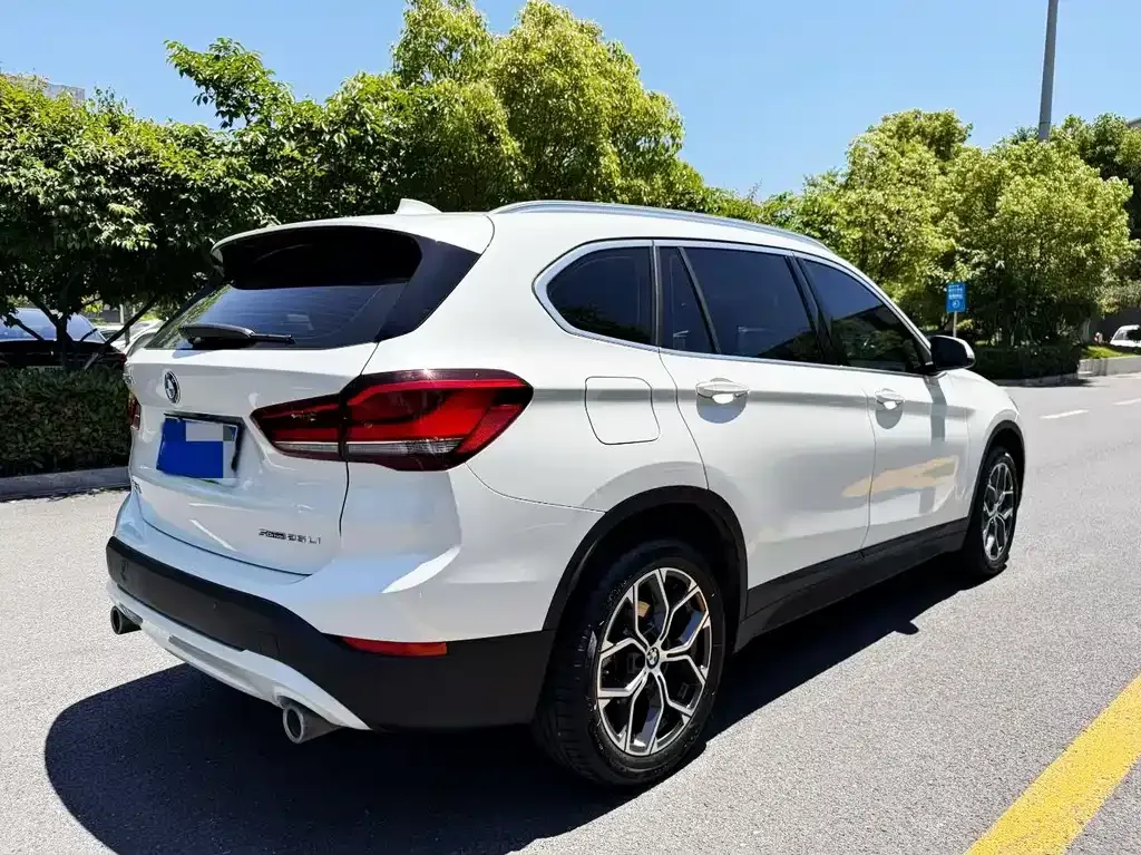 BMW X1 — фото 8