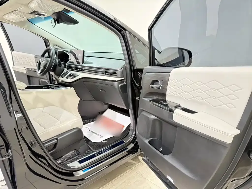 Honda Elysion 2024 из CN, фото 2