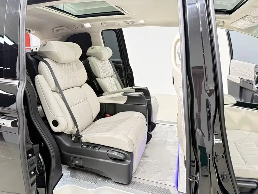 Honda Elysion 2024 из CN, фото 3