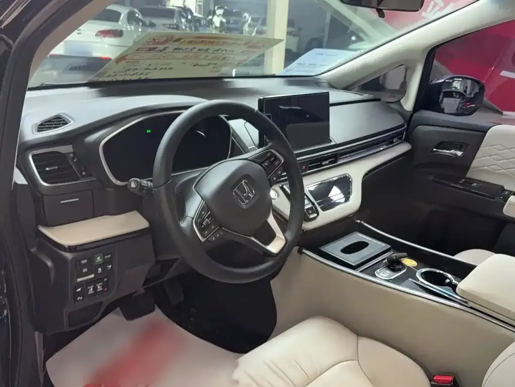 Honda Elysion 2024 из CN, фото 6
