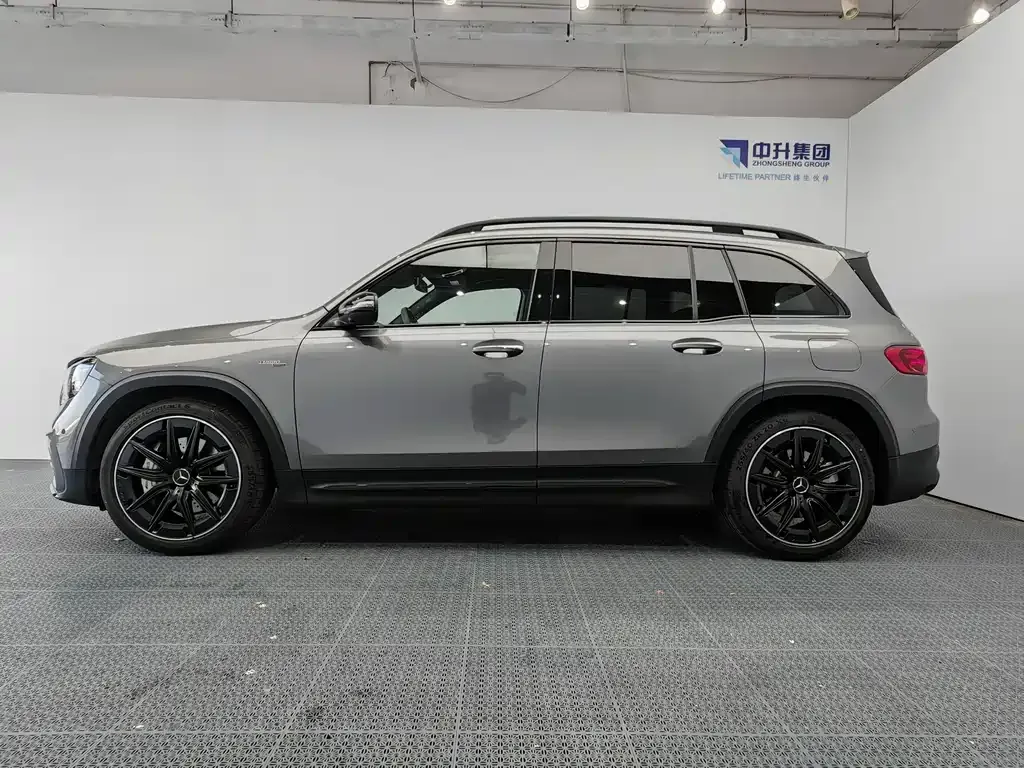 Mercedes-Benz GLB AMG — фото 6