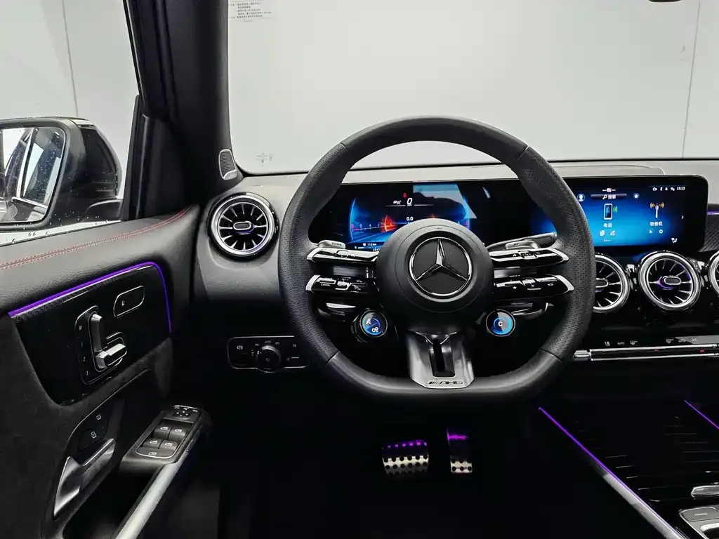 Mercedes-Benz GLB AMG — фото 3