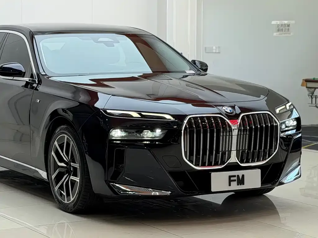 BMW 7 Series — фото 4
