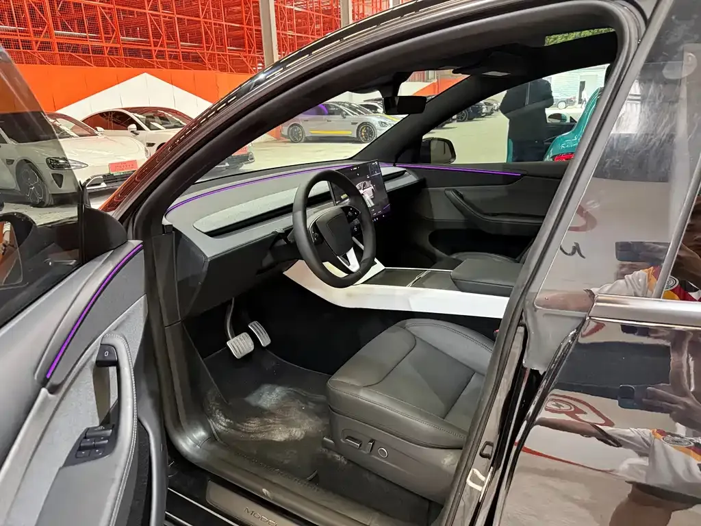 Tesla Model Y — фото 3