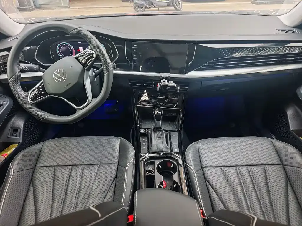 Volkswagen Passat — фото 7