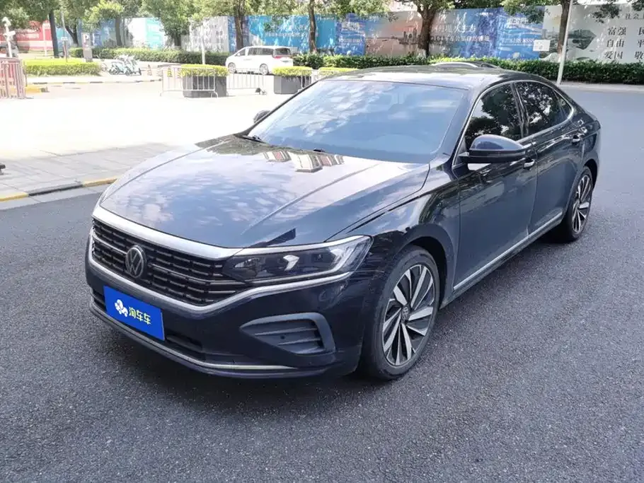 Volkswagen Passat — фото 1
