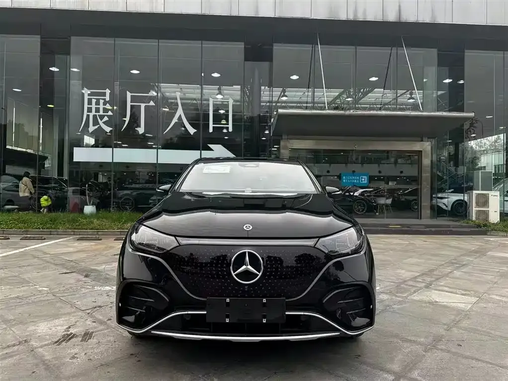 Mercedes-Benz EQE SUV — фото 10