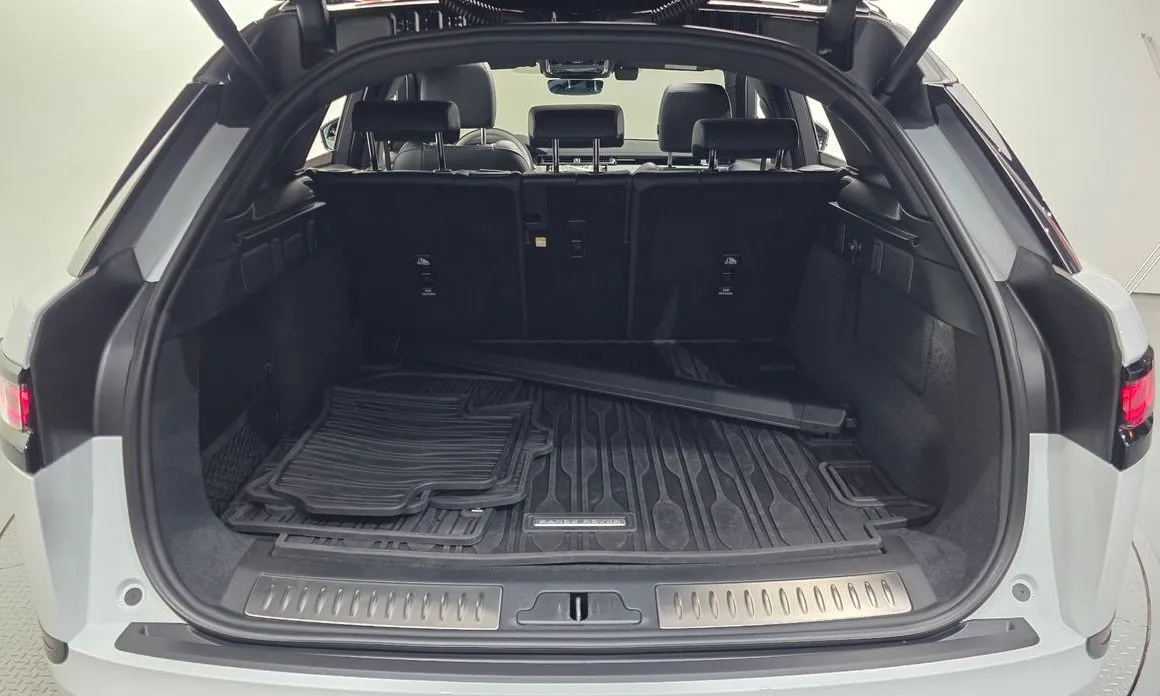Land Rover Range Rover Velar 2026 из KR, фото 2