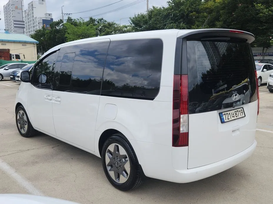 Hyundai Staria — фото 9