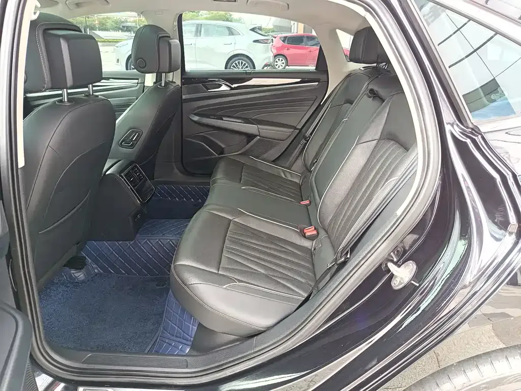Volkswagen Passat — фото 3
