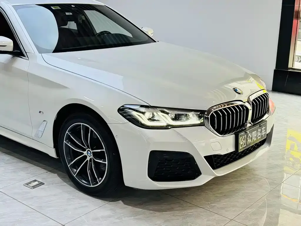 BMW 5 Series — фото 6