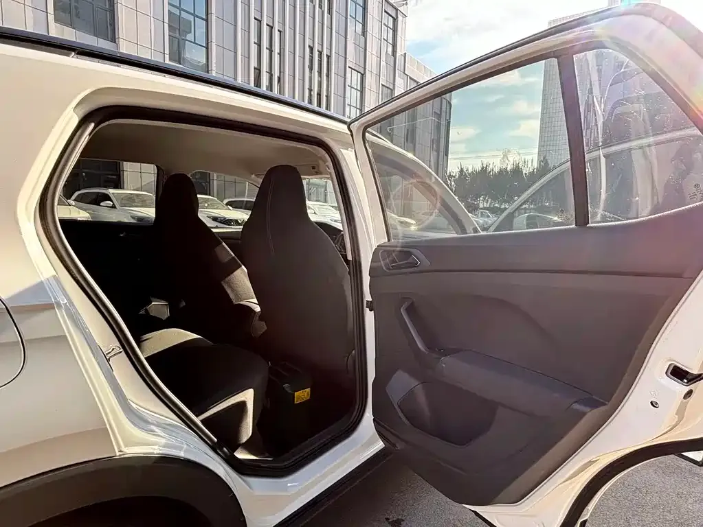 Volkswagen T-Cross — фото 4