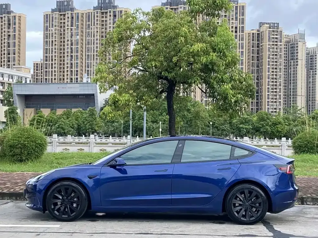 Tesla Model 3 — фото 5
