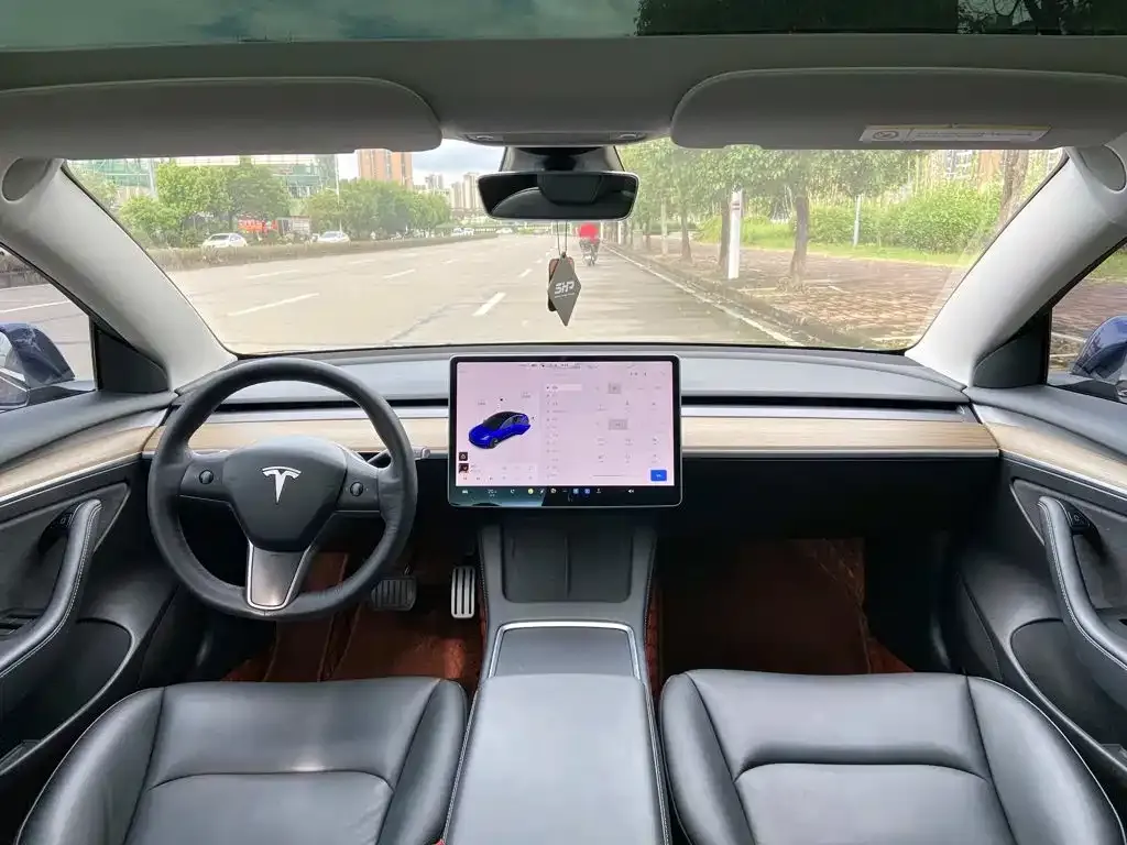 Tesla Model 3 — фото 4