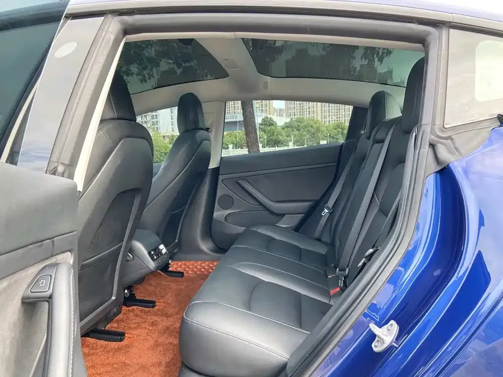 Tesla Model 3 — фото 2