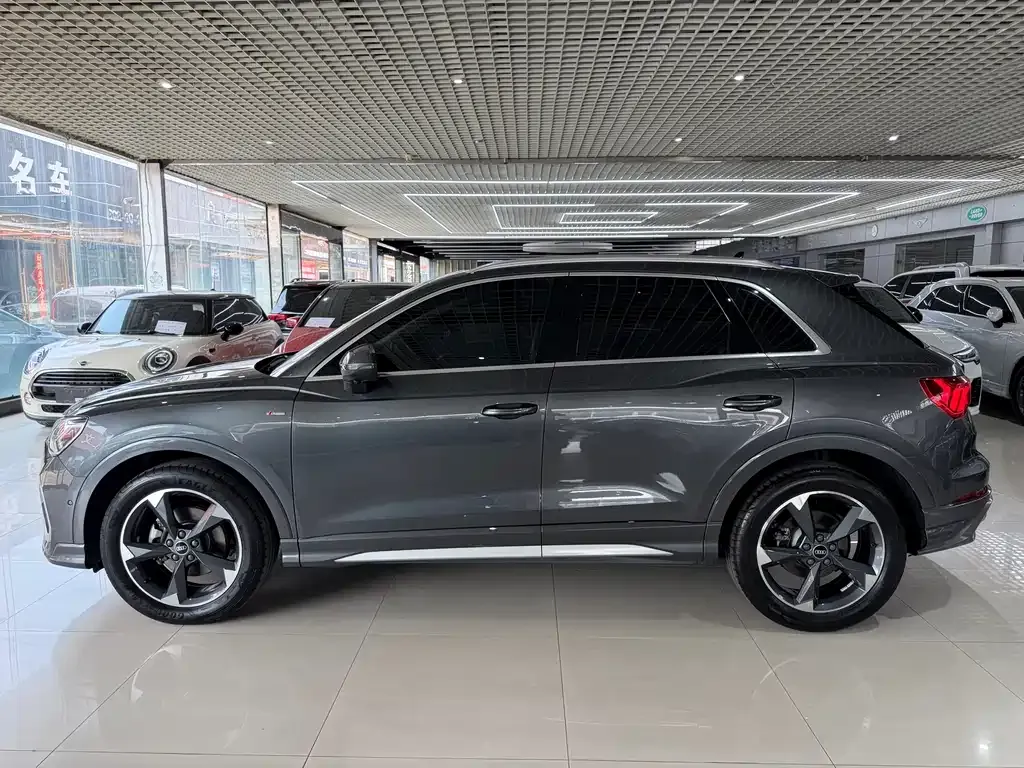 Audi Q3 — фото 10