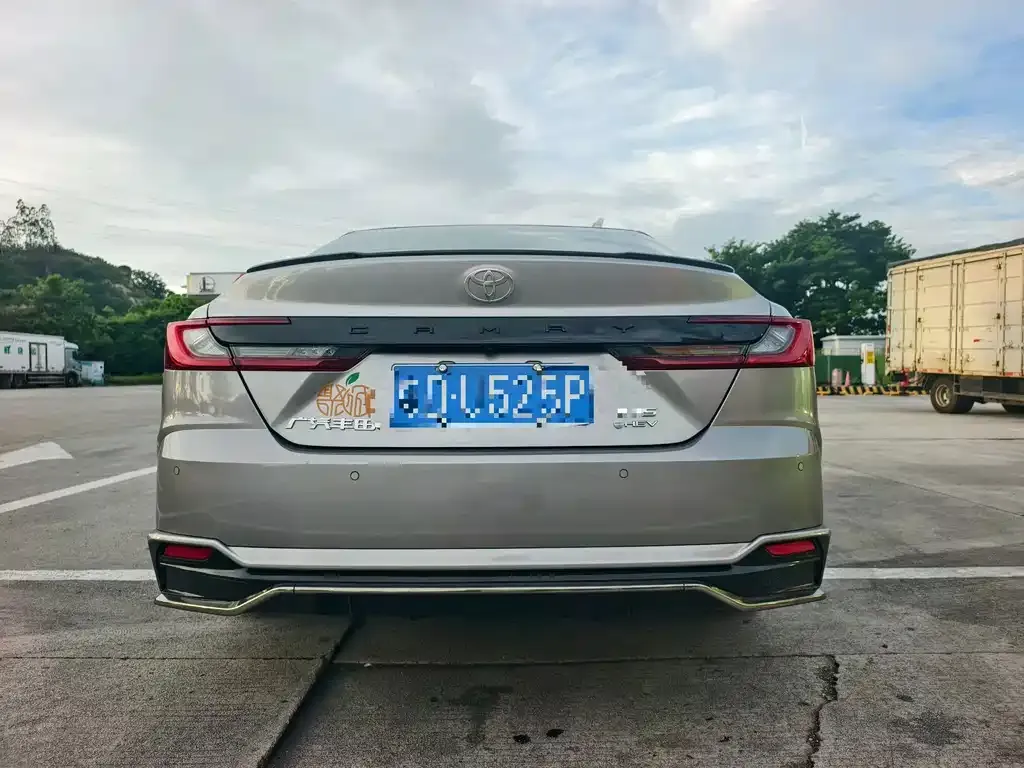 Toyota Camry — фото 7