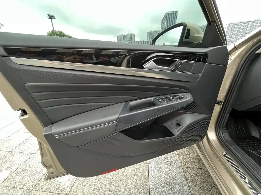Volkswagen Passat — фото 4