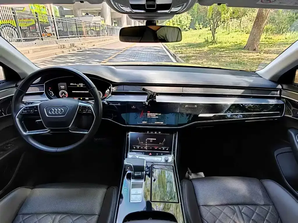 Audi A8 — фото 4