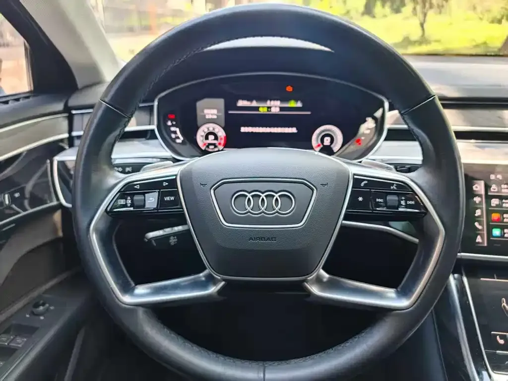 Audi A8 — фото 3