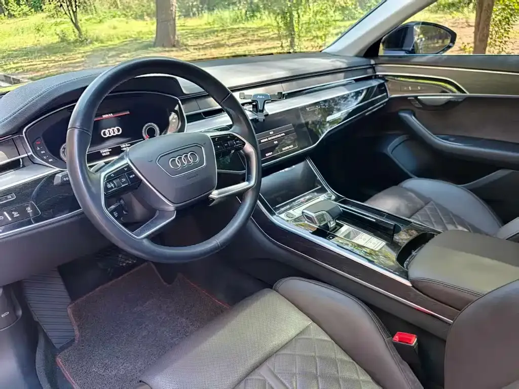 Audi A8 — фото 9