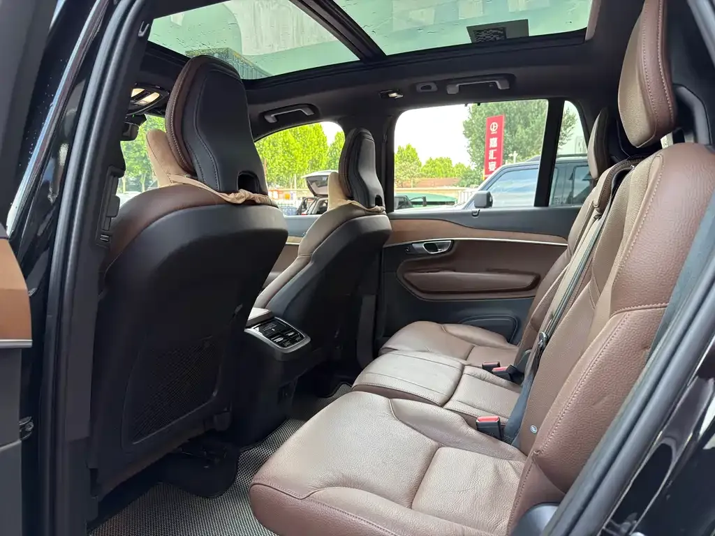 Volvo XC90 2024 из CN, фото 7
