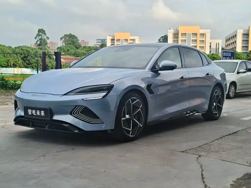 BYD Seal — фото 1