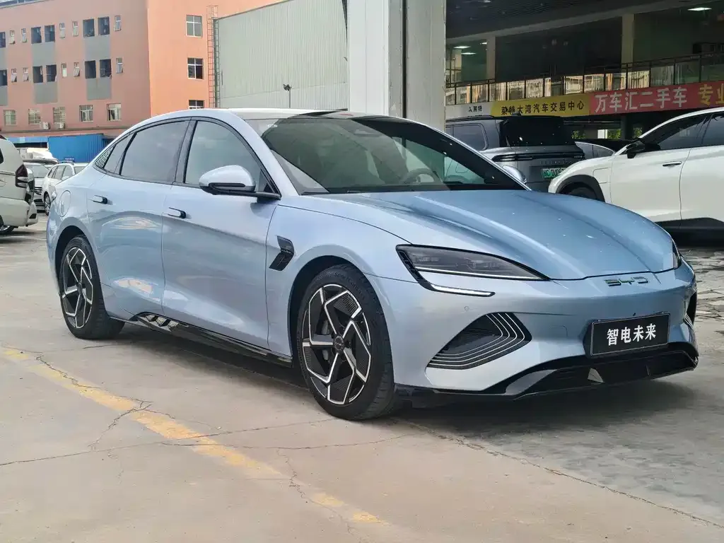 BYD Seal — фото 8