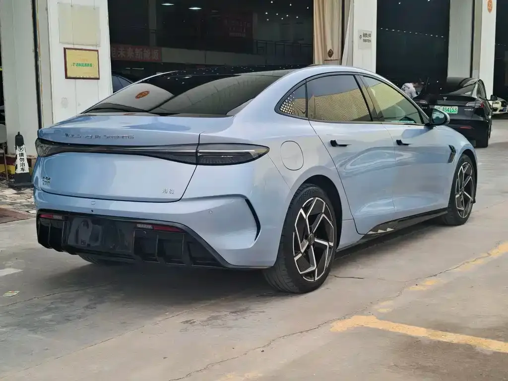 BYD Seal — фото 2