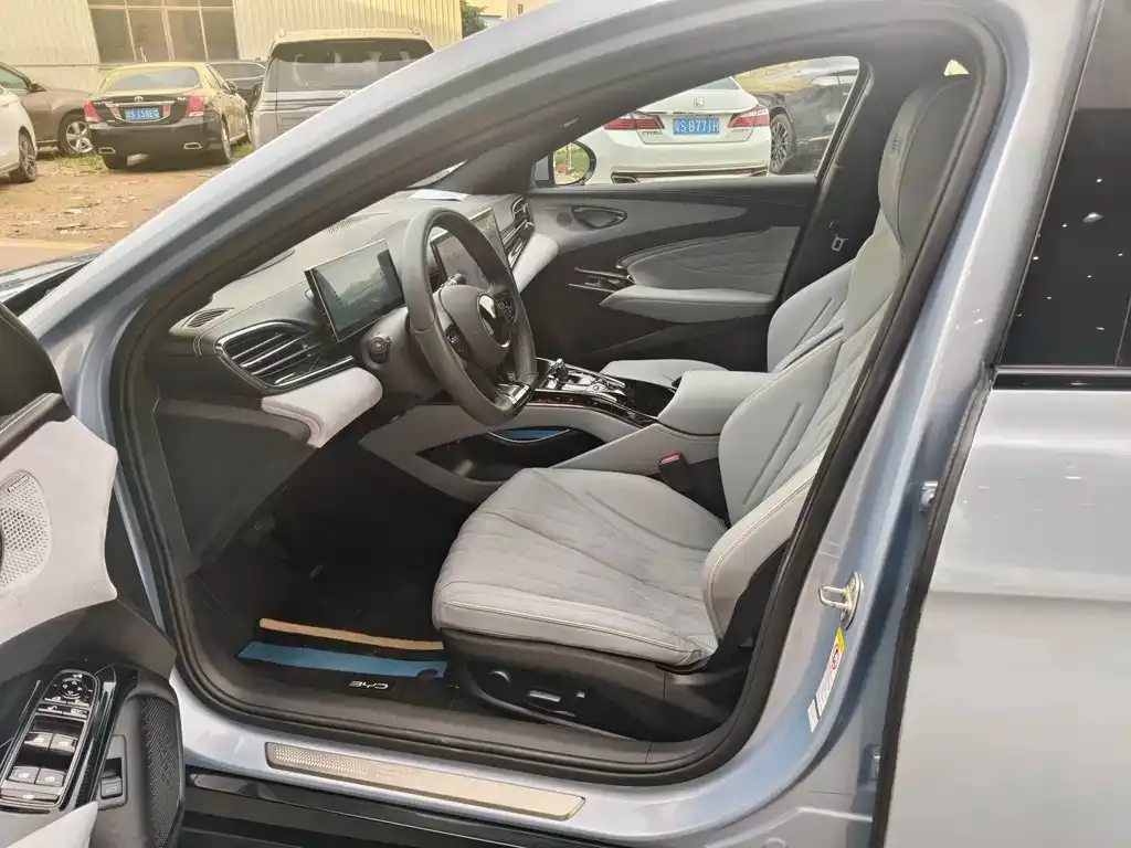 BYD Seal — фото 9