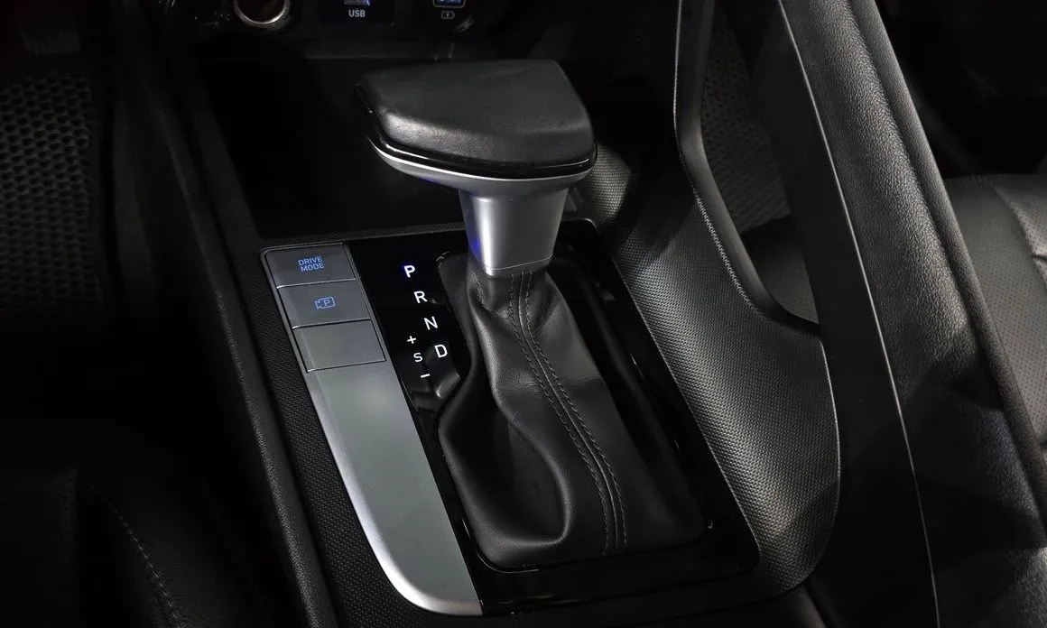 Hyundai AVANTE — фото 2