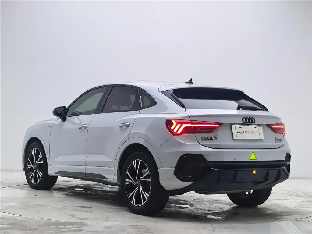Audi Q3 Sportback — фото 10